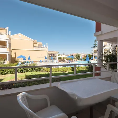 Paradise Aparthotel 3*